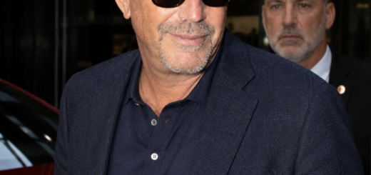 Kevin Costner has shared one of the more memorable stories from his decades in Hollywood, recalling an awkward encounter that left a famous New York icon far from amused.